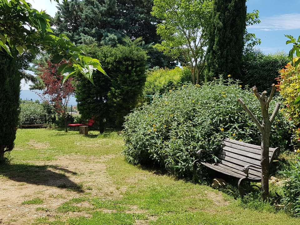 Les Gites de Catherine House in Apt