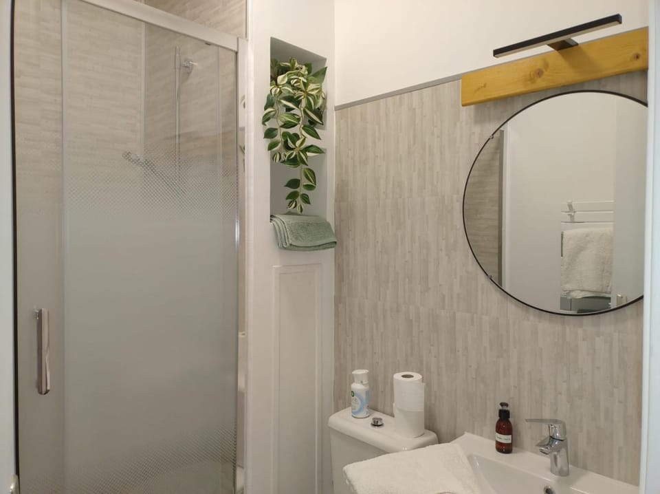 Chambre Nérondes double Le Lion d Or Bed and Breakfast in Centre-Val de Loire