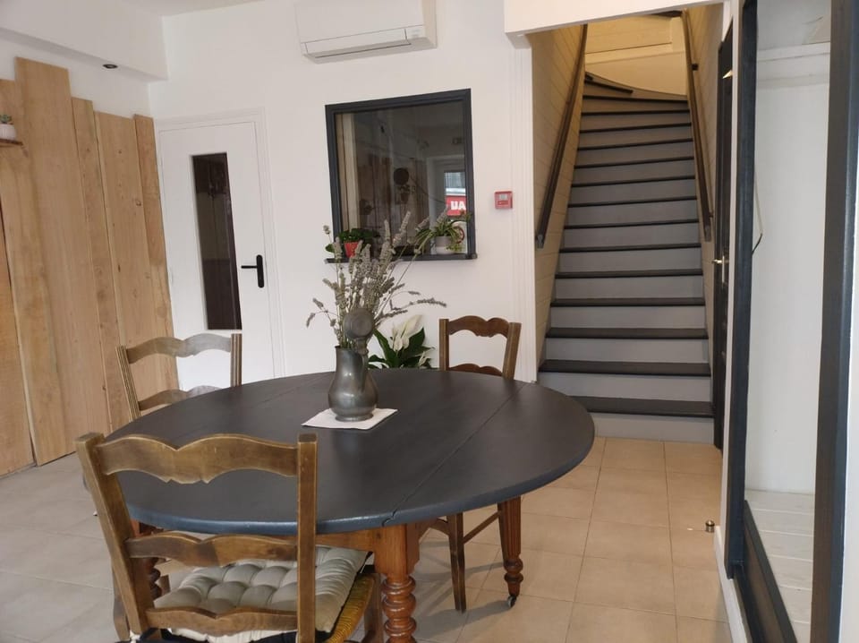 Chambre Nérondes double Le Lion d Or Bed and Breakfast in Centre-Val de Loire
