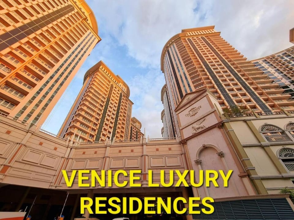 Chic BGC Condo by Grand Canal Mall #vlrtb27b House in Makati