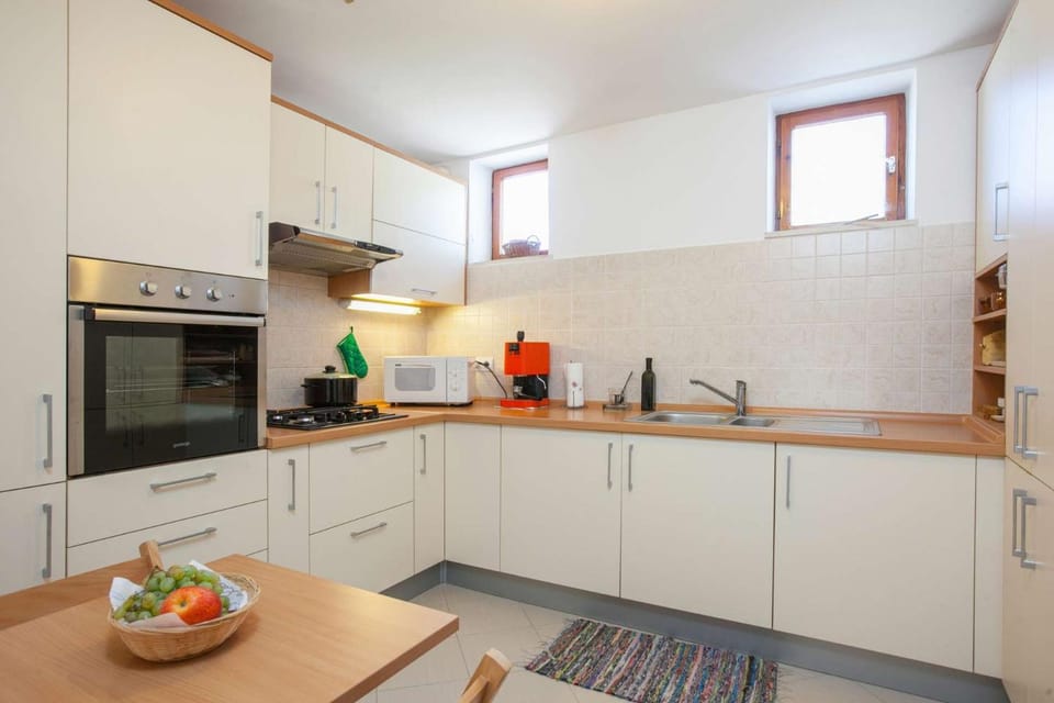 Restaurant/places to eat, Kitchen or kitchenette, Communal kitchen