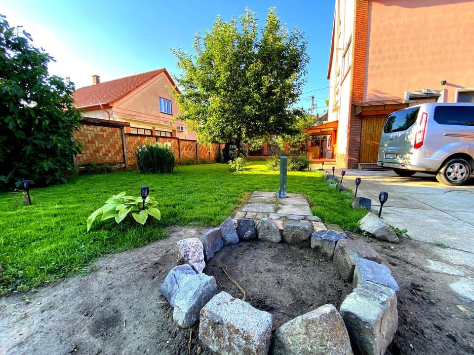 Júlia Apartmanház Apartment in Szeged