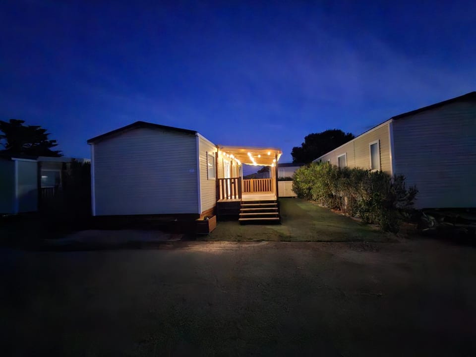Bungalow Cinéric Nouveau 2026 Campground/ 
RV Resort in Canet-en-Roussillon