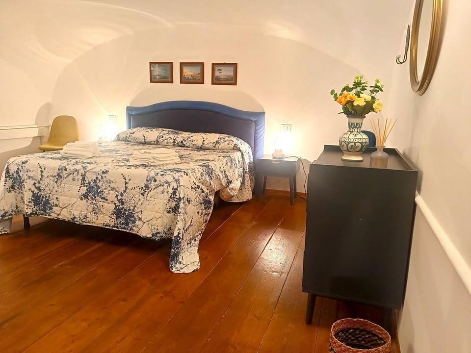 Piazzetta 4 - Casa Vacanze Apartment in Naples