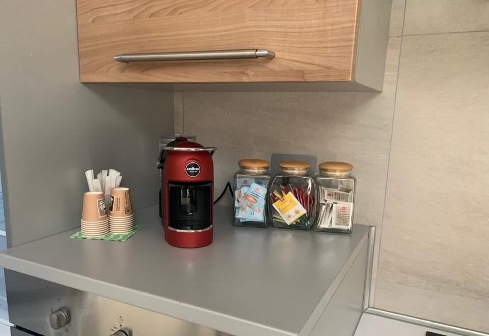 Coffee/tea facilities, Breakfast