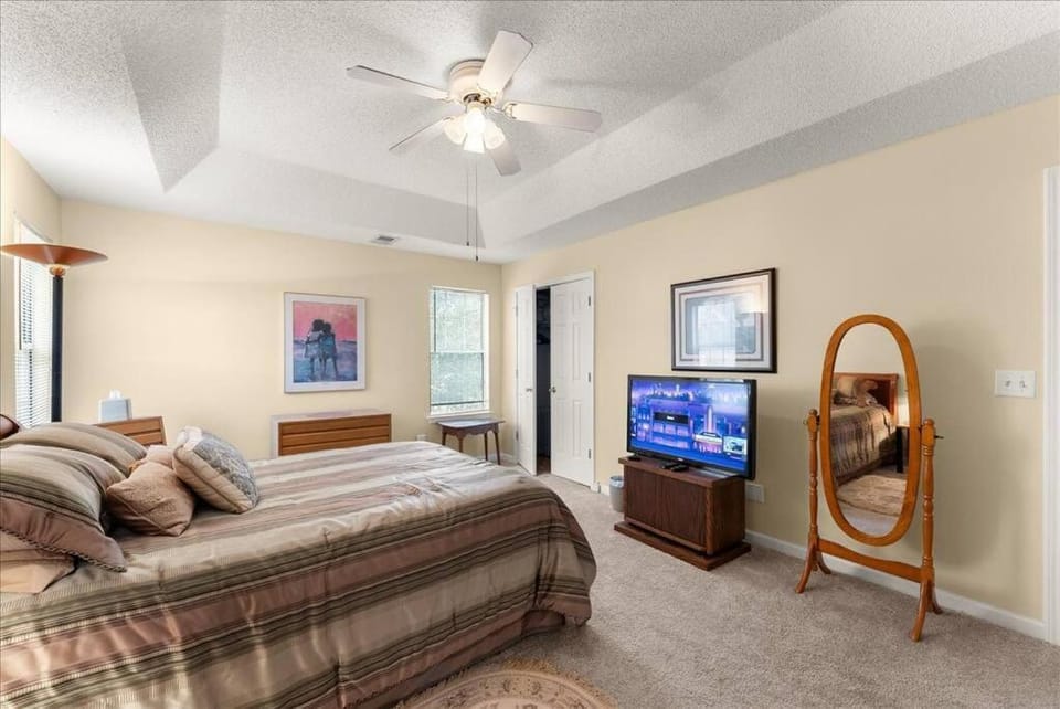 Ethnic Inspired Stonecrest Retreat Spacious Home Sleeps 8 House in Redan