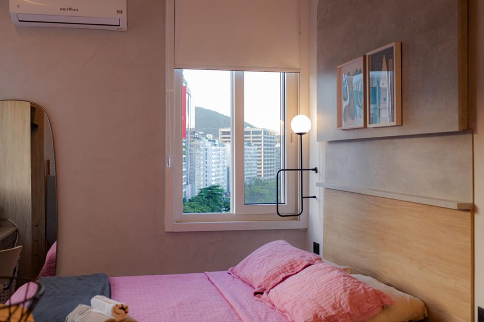 Bed, air conditioner