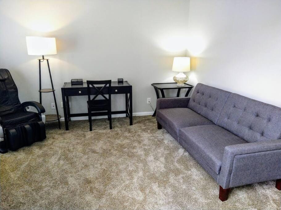 Spacious 2 Story 5 Bdms 3 Baths Near Stadiums House in Marietta