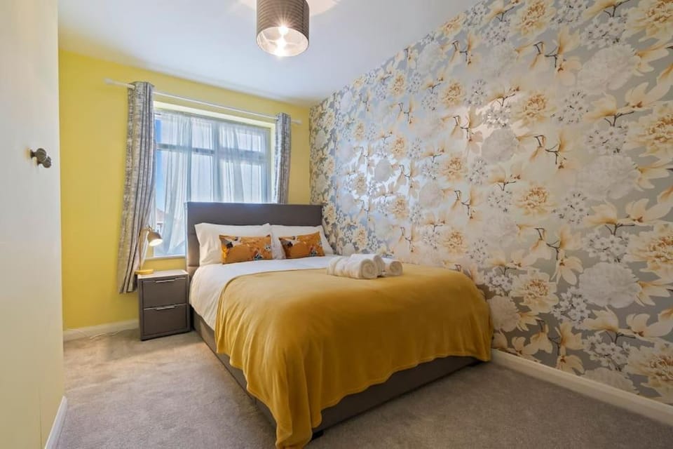 3 bedroom Bungalow for Contractors,Workers,Relocation,Insurance,Family, Free Parking House in Lewes District