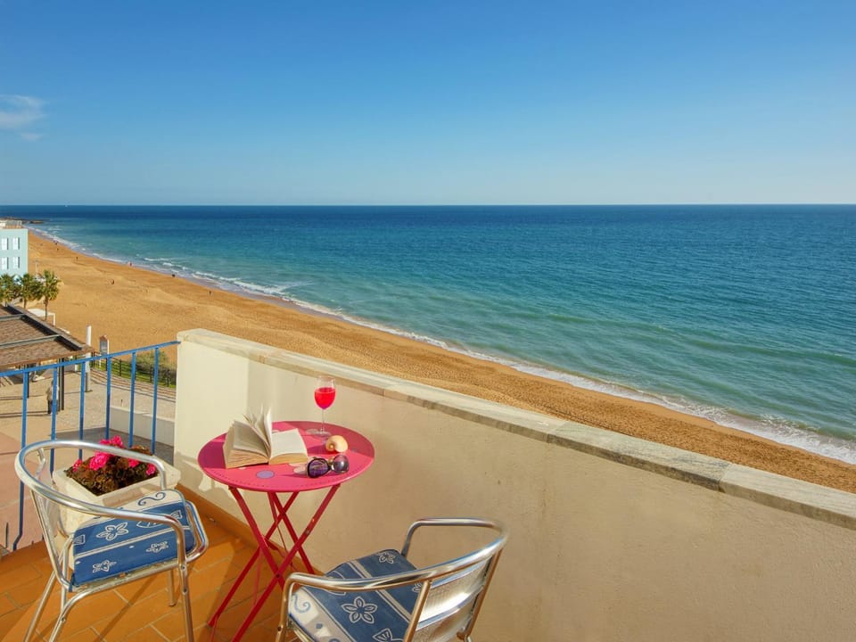 Balcony/Terrace, Drinks, Alcoholic drinks