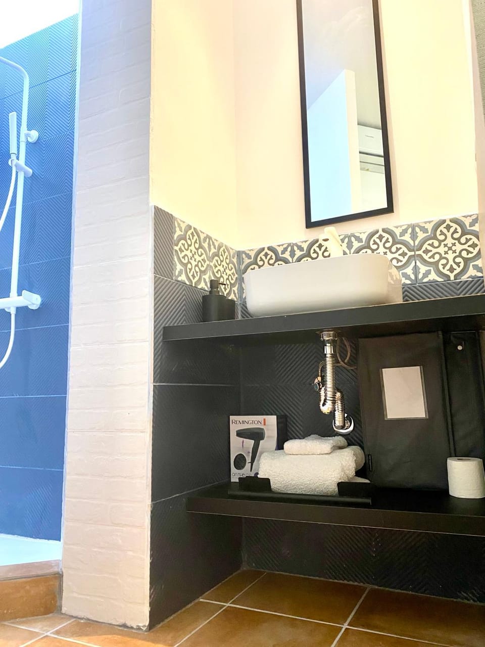 Shower, Bathroom, towels