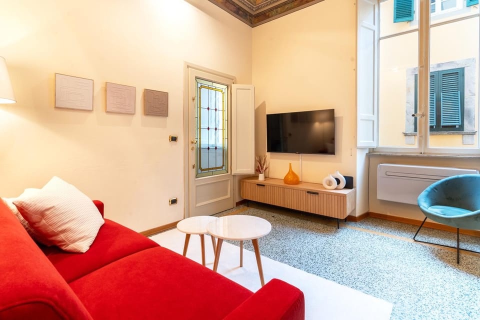 Communal lounge/ TV room, TV and multimedia, Living room, Seating area