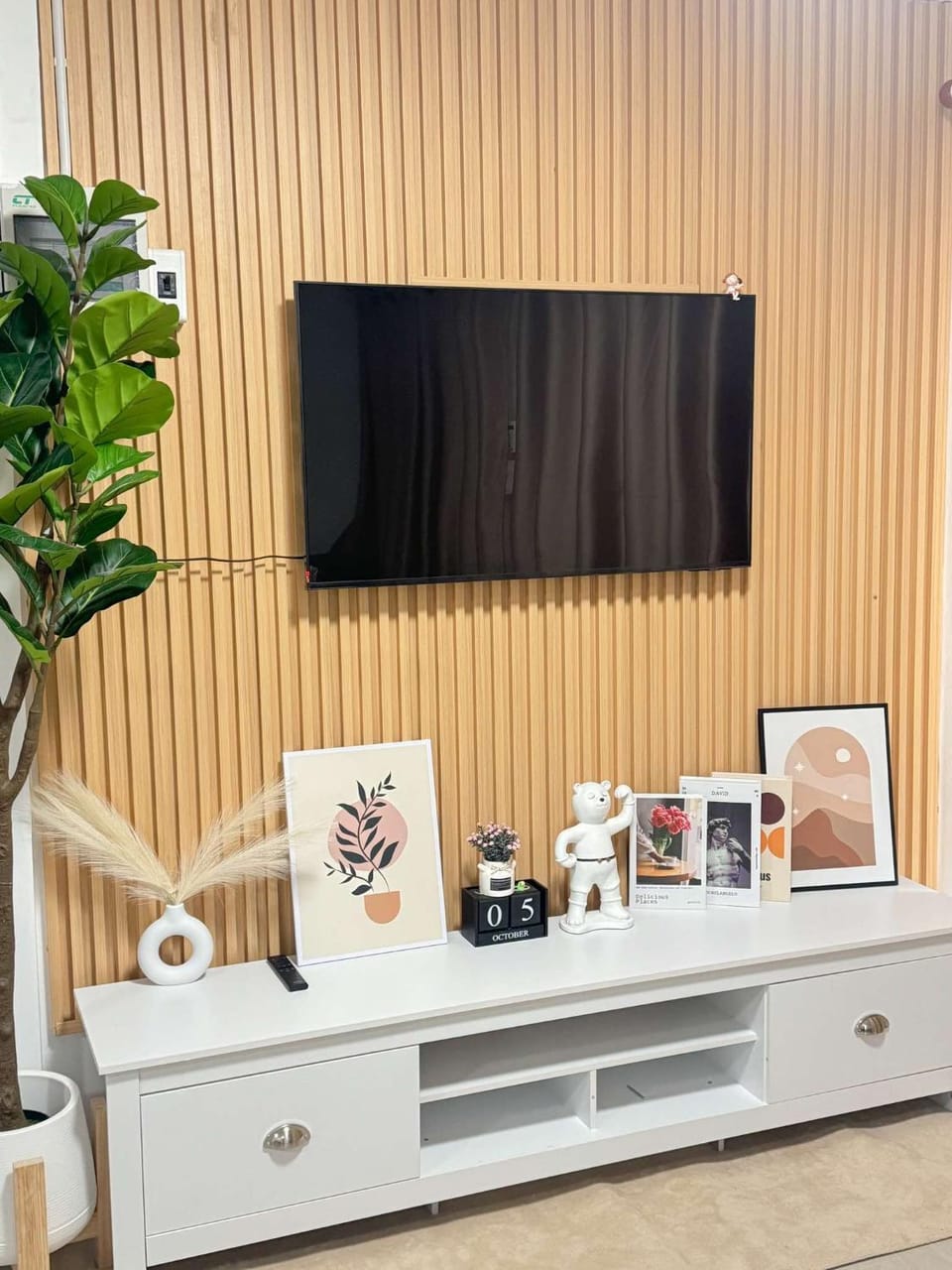 Communal lounge/ TV room