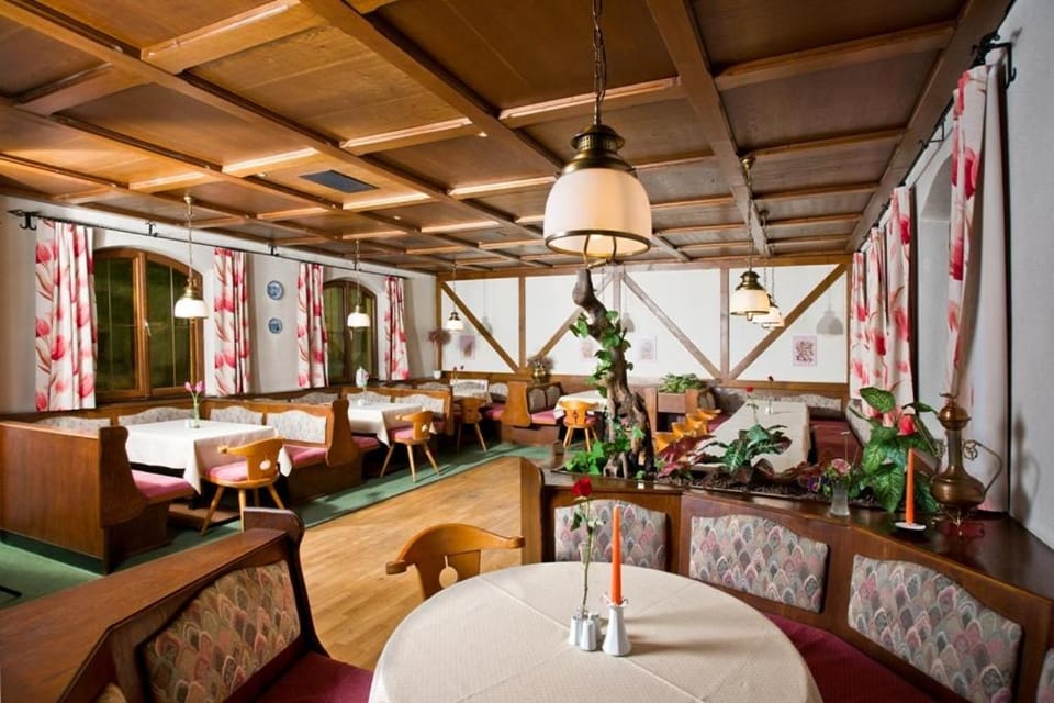 Restaurant/places to eat, Buffet breakfast