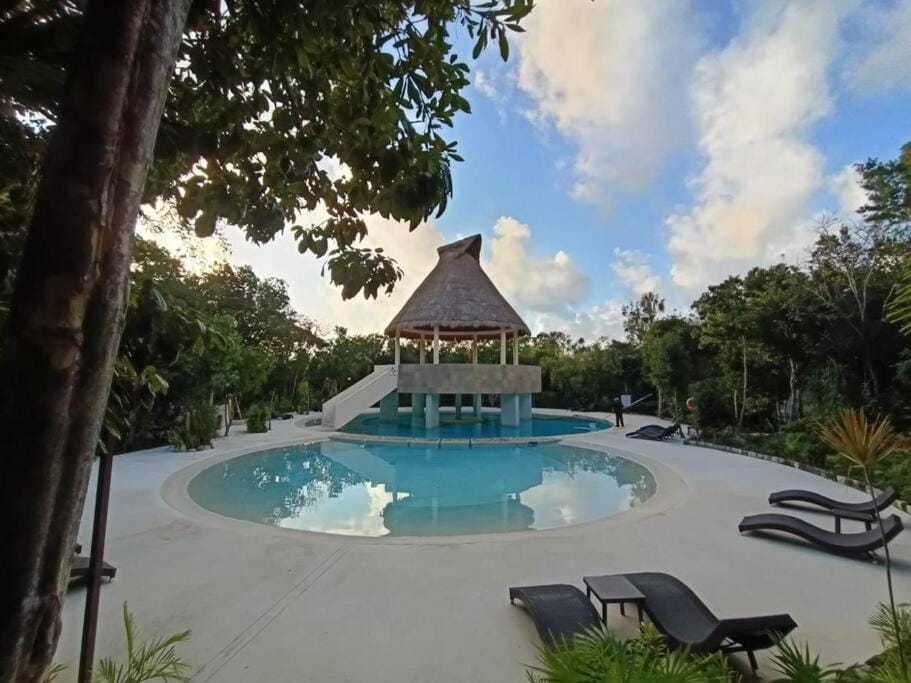 Swimming pool