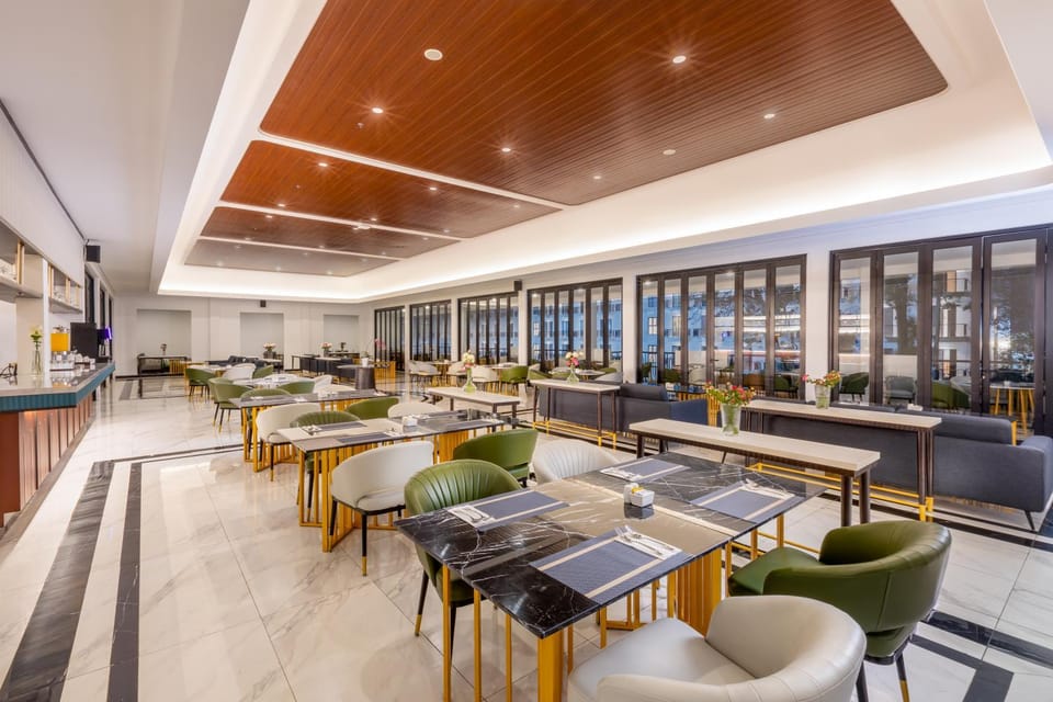 Restaurant/places to eat, Restaurant/places to eat, Breakfast