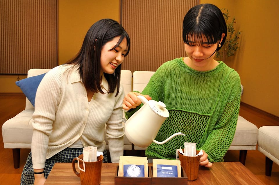 People, Coffee/tea facilities