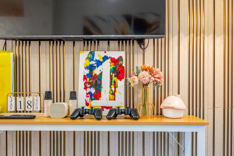Game Room, Entertainment