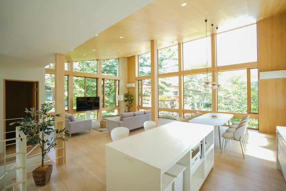 The Bergamot by Hakuba White Fox Company Chalet in Hakuba