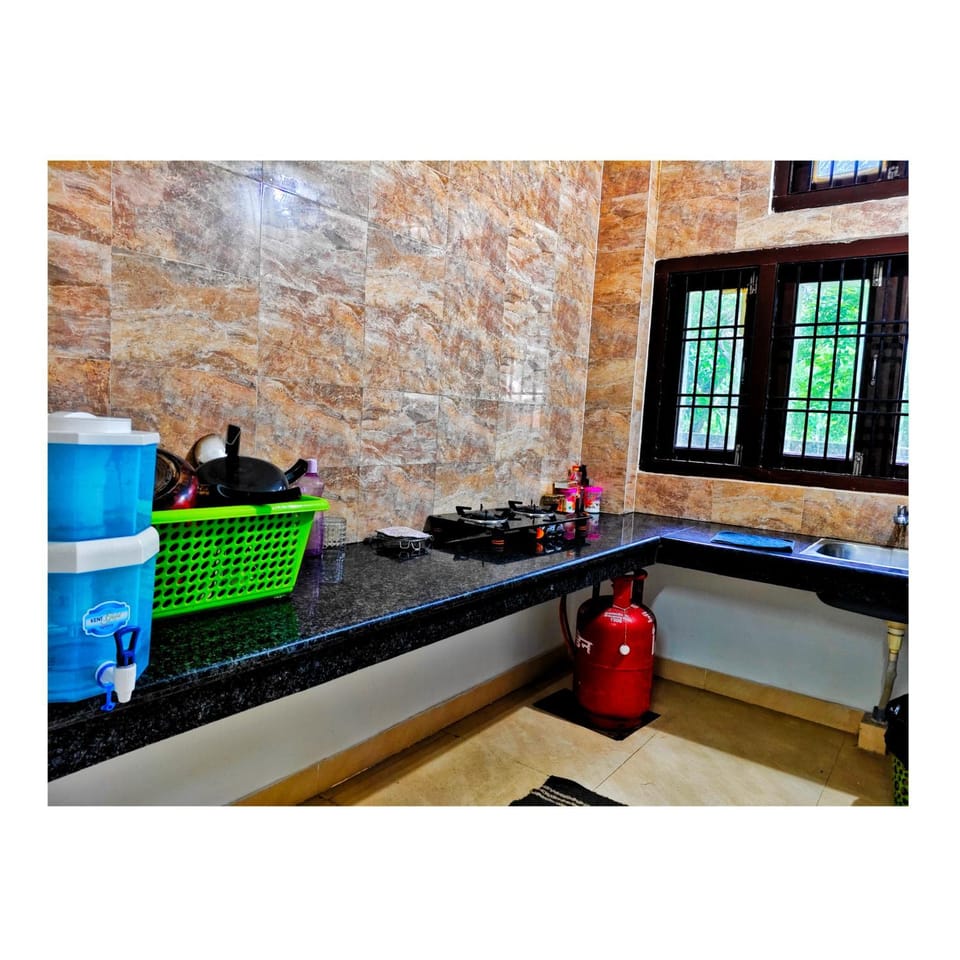 Kitchen or kitchenette, kitchen, kitchen