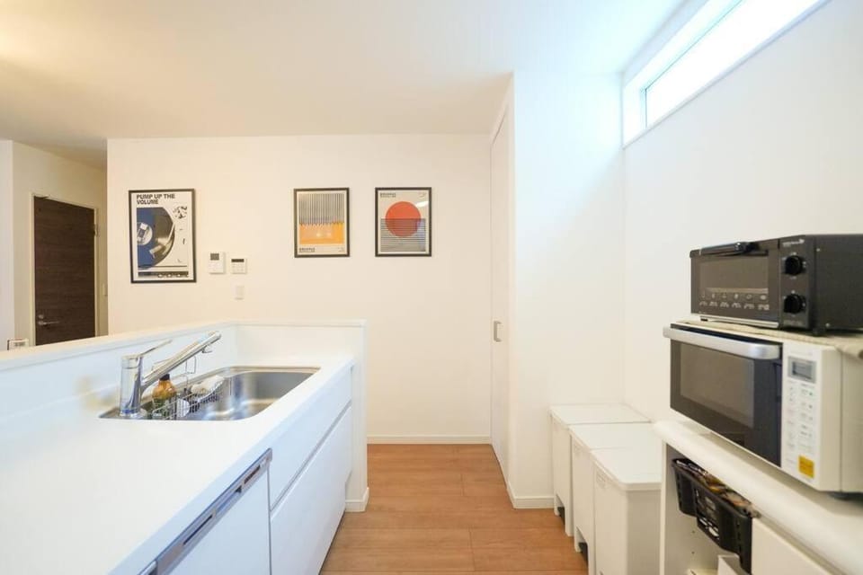 一軒家貸切 Royal Leaf Makuhari 幕張メッセまで車で5分 ディズニーが近い Apartment in Chiba Prefecture