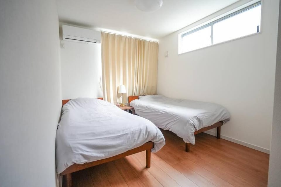一軒家貸切 Royal Leaf Makuhari 幕張メッセまで車で5分 ディズニーが近い Apartment in Chiba Prefecture