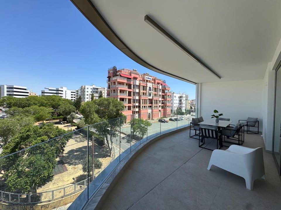 Property building, View (from property/room), Balcony/Terrace