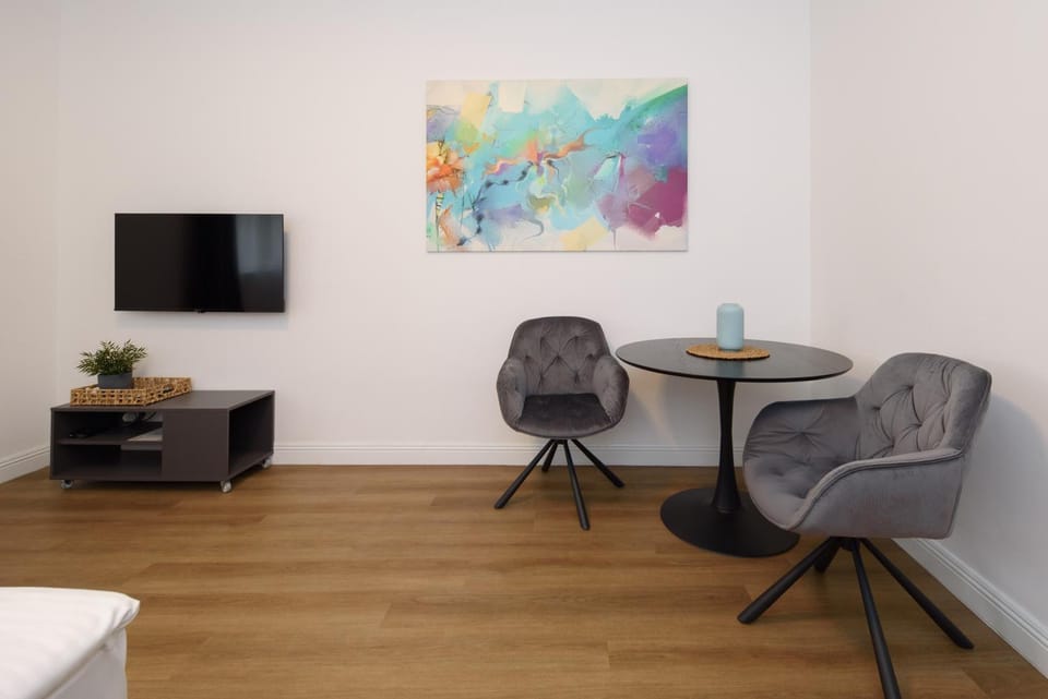 TV and multimedia, Seating area