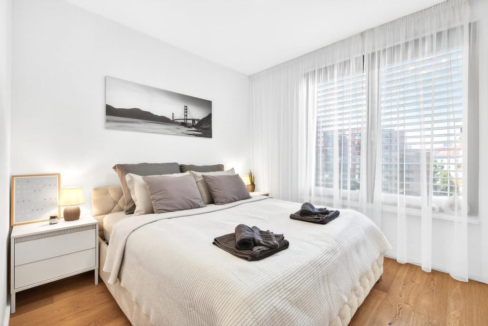 Photo of the whole room, Bedroom, Garden view, towels