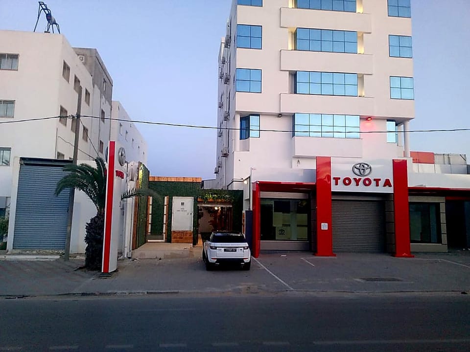 Facade/entrance