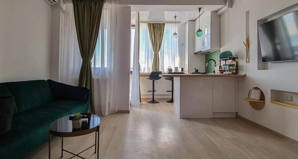 TV and multimedia, Kitchen or kitchenette, Seating area