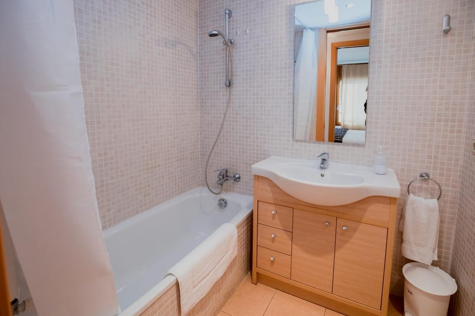 Toilet, Bath