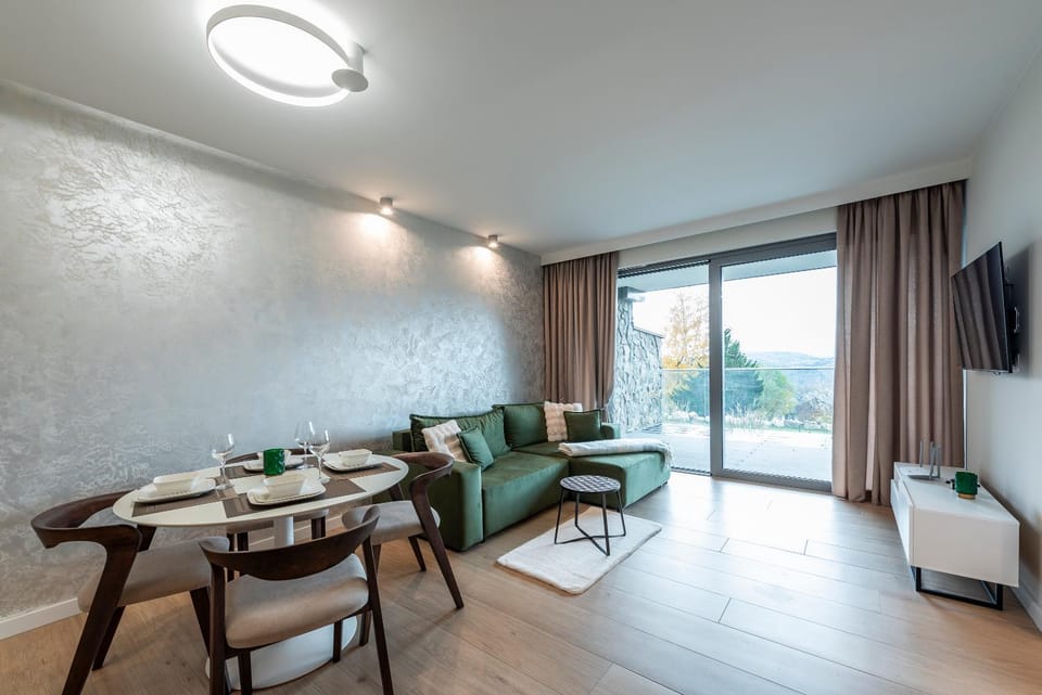 Communal lounge/ TV room, Balcony/Terrace, Living room, Seating area