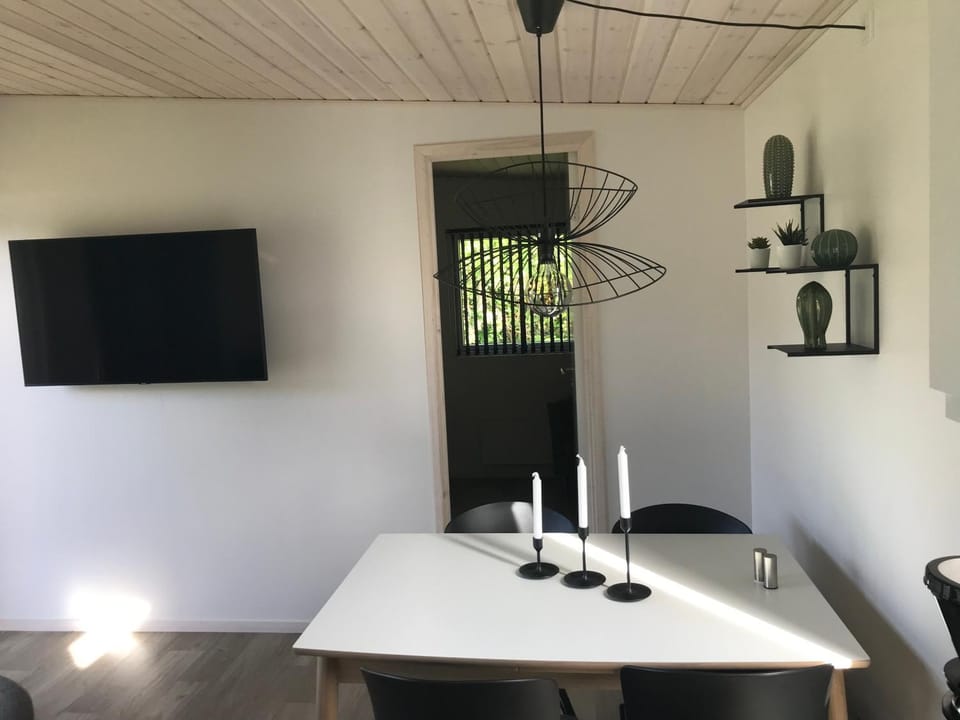 TV and multimedia, Dining area