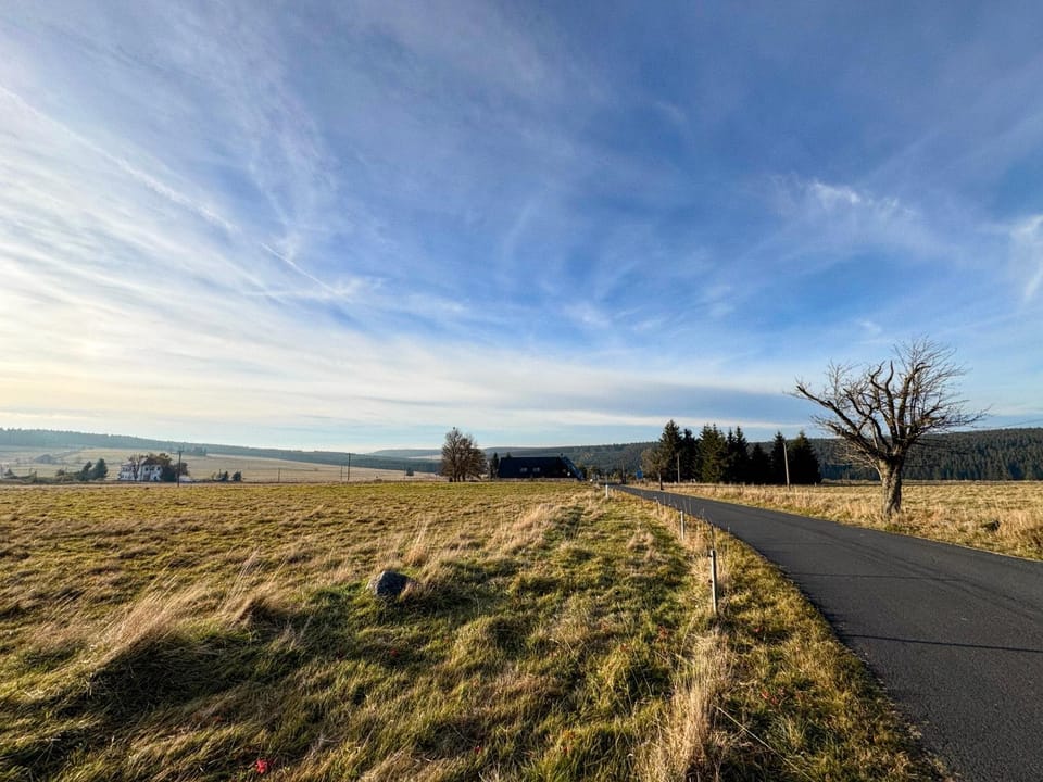 Neighbourhood, Natural landscape