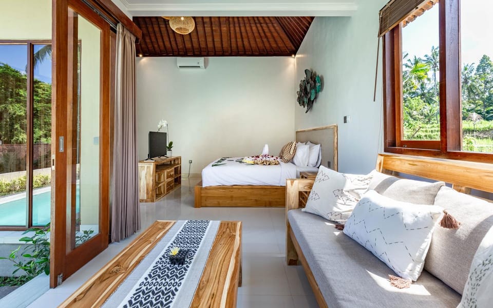 Property building, Bed, TV and multimedia, Photo of the whole room, Bedroom, minibar, wardrobe, air conditioner
