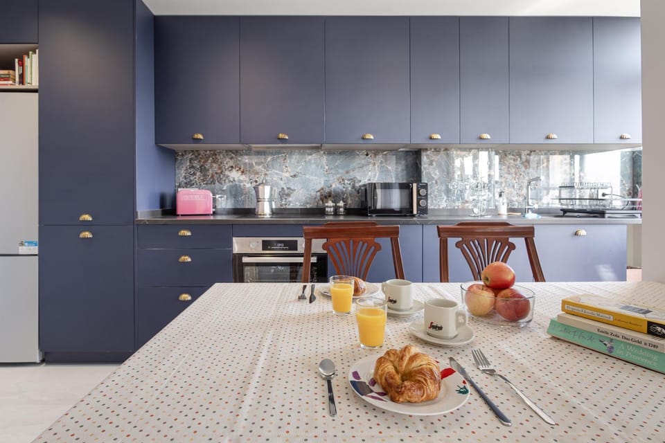 Kitchen or kitchenette, Communal kitchen