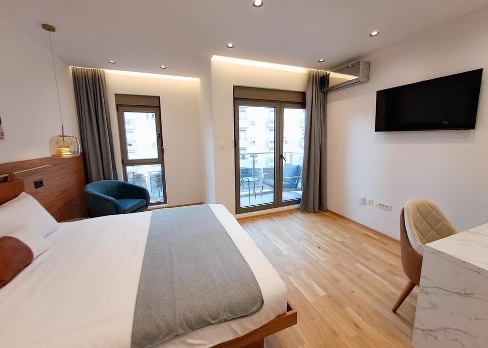 Bed, TV and multimedia