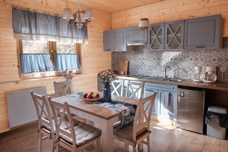 Domek Luna Wilcza Zagroda Chalet in Lower Silesian Voivodeship