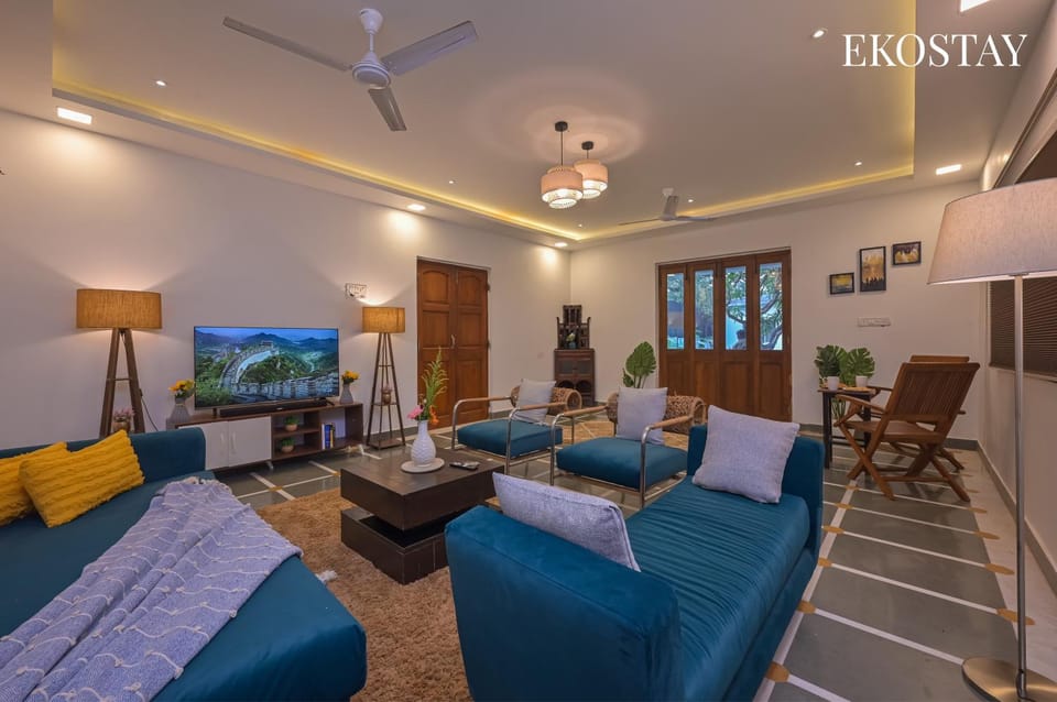 Communal lounge/ TV room, TV and multimedia, Living room, Seating area, Evening entertainment, fireplace