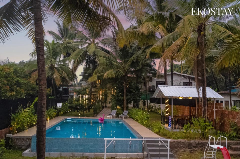 Property building, Day, Garden, Garden view, Pool view, Swimming pool, sunbed