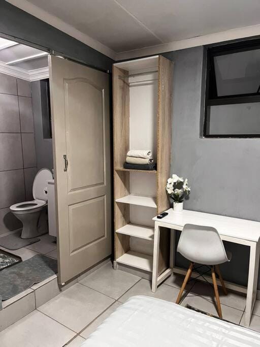 Beautiful studio apartment in Hazel Park Apartment in Gauteng