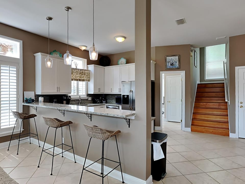 Kitchen or kitchenette, Seating area, furniture