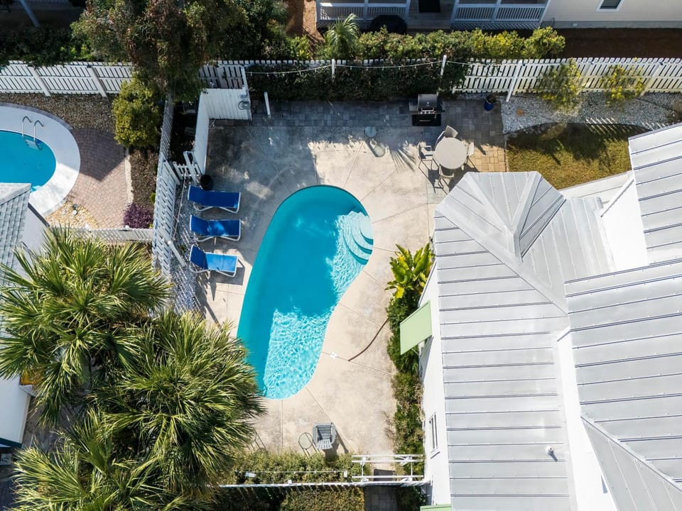 Patio, Bird's eye view, BBQ facilities, Garden, Swimming pool