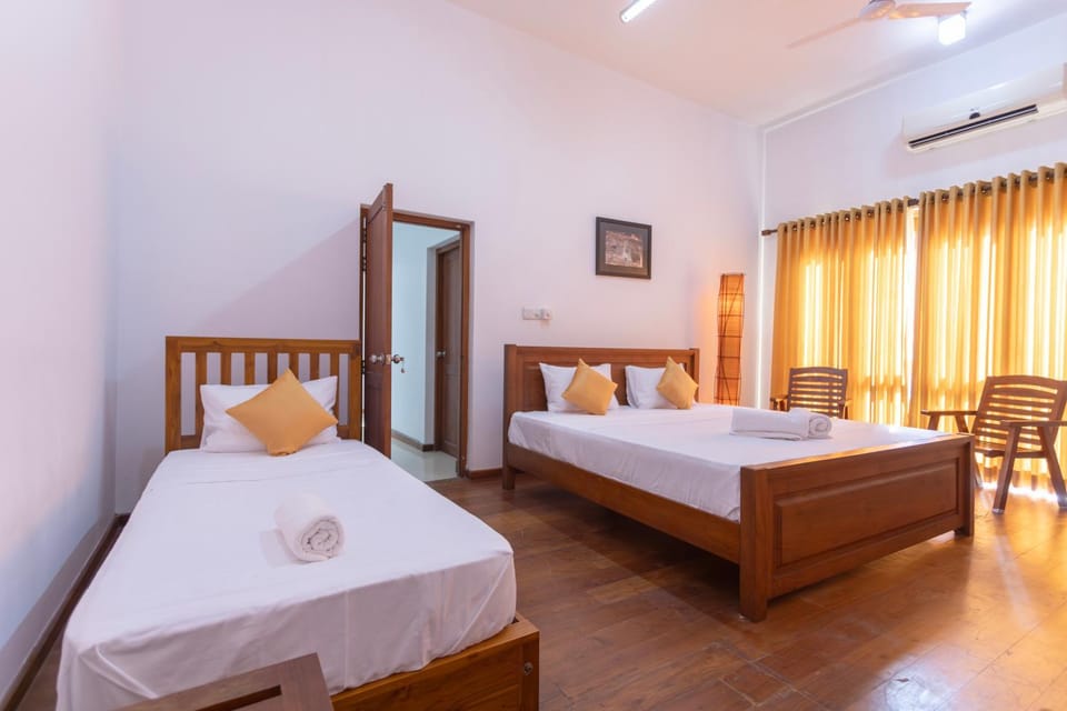 Bed, Photo of the whole room, Bedroom, air conditioner