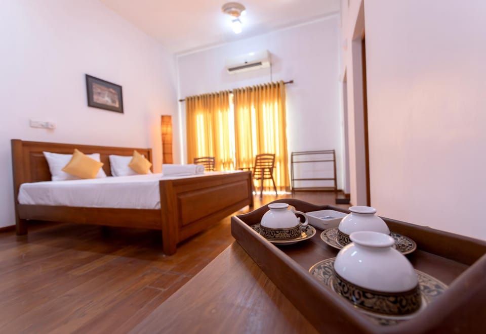 Bed, Photo of the whole room, Bedroom, air conditioner
