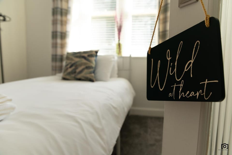 Historic Cottage Escape with free parking - 10 mins to St Andrews I 5 mins to Dundee I 5 mins to Tentsmuir Forest and Beach House in Scotland