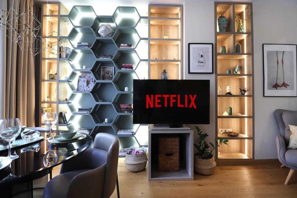 TV and multimedia, Living room, Dining area