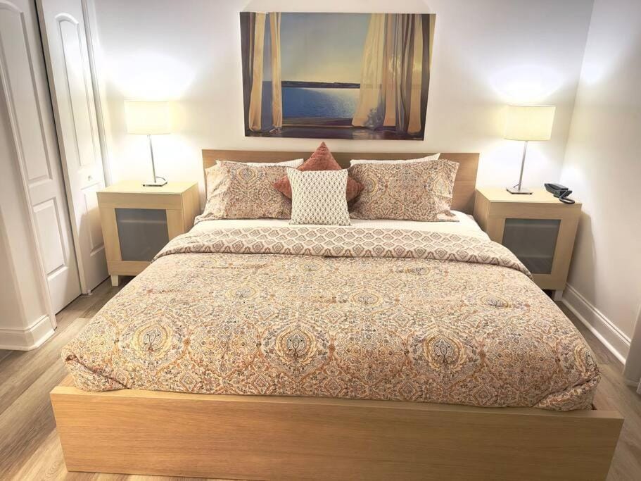 Lakefront Disney Dream Condo Apartment in Orlando