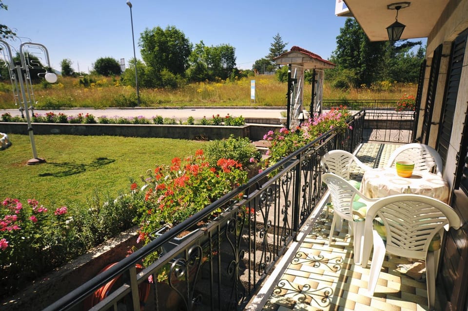 View (from property/room), Balcony/Terrace